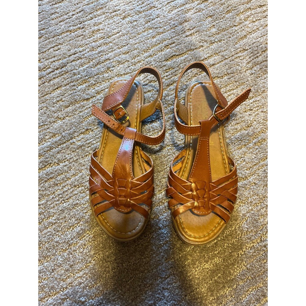 Macarena Huarache Sandals Size 8 NWOT